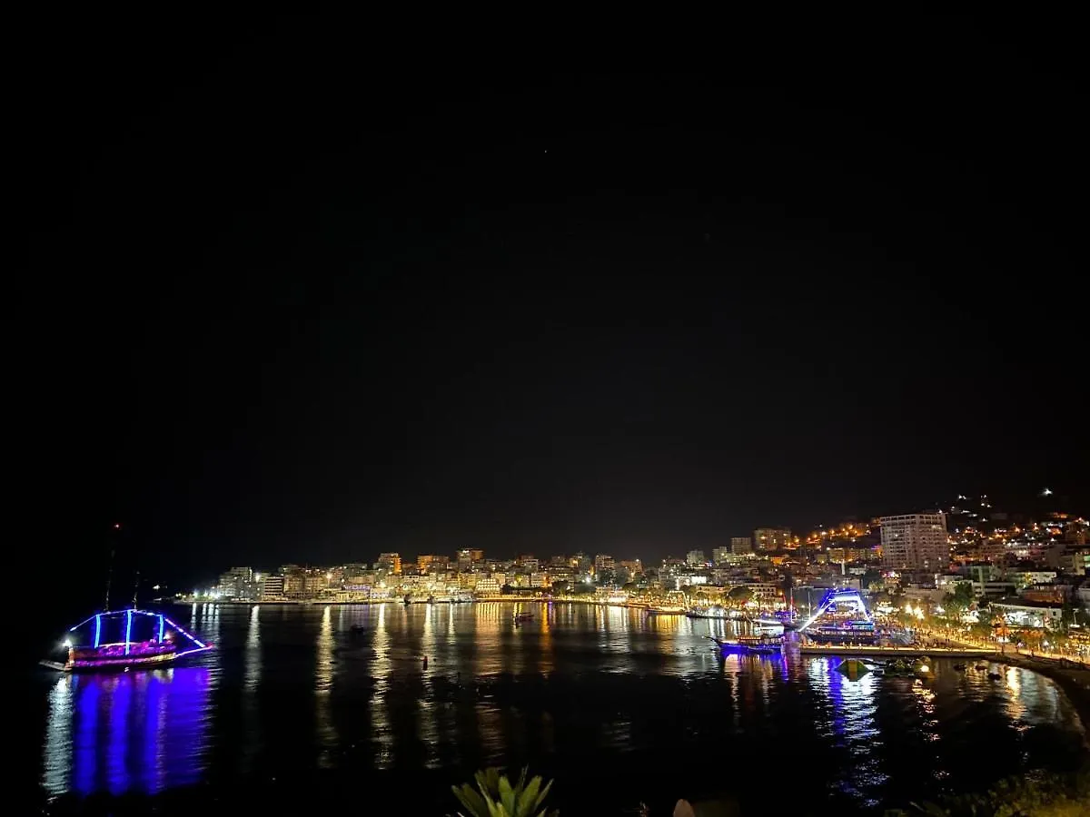 Aquamarine Apartments Sarandë