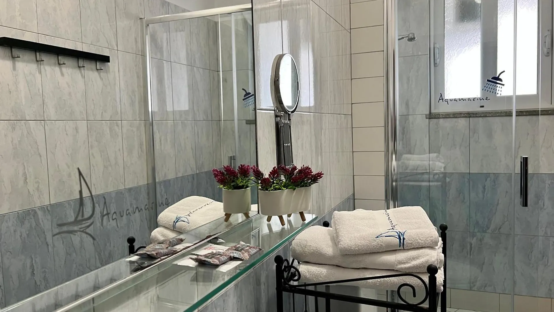 Aquamarine Apartments Саранда
