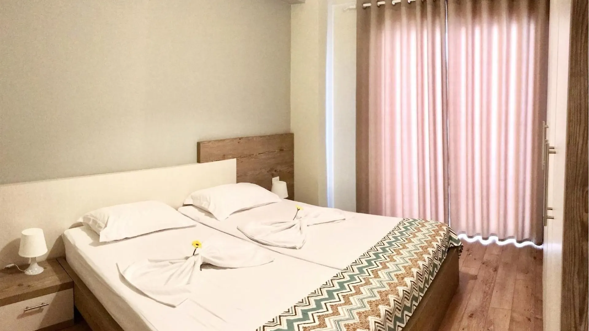 Aquamarine Apartments Sarande